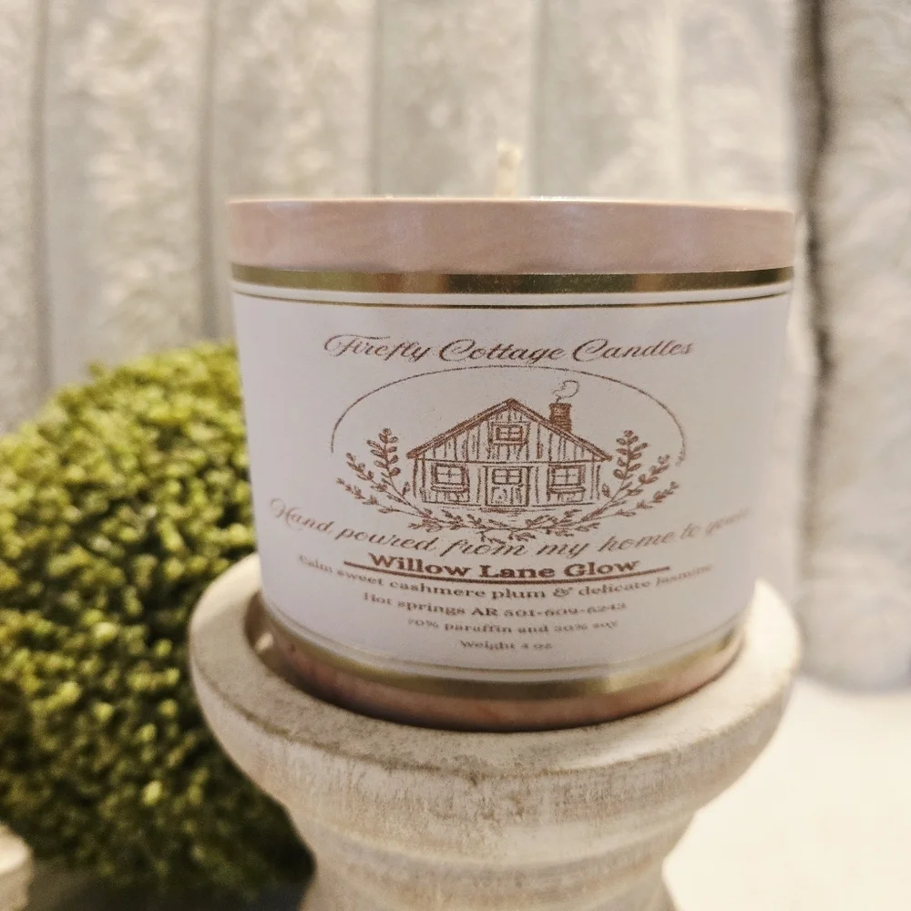 Beautiful Hand Poured Candle & Homeade Vessel. Willow Lane Glow- Fresh  Floral